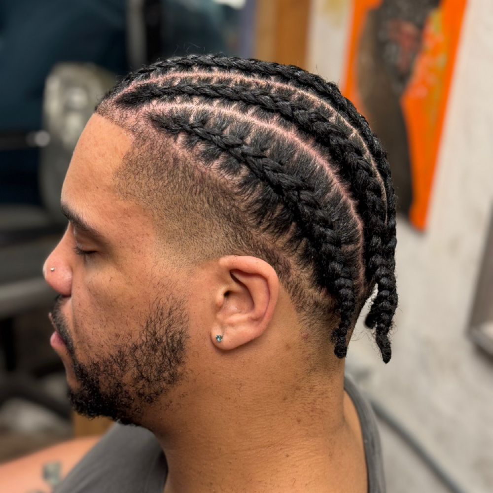 Custom haircut service image from Pixie Loc Wizard